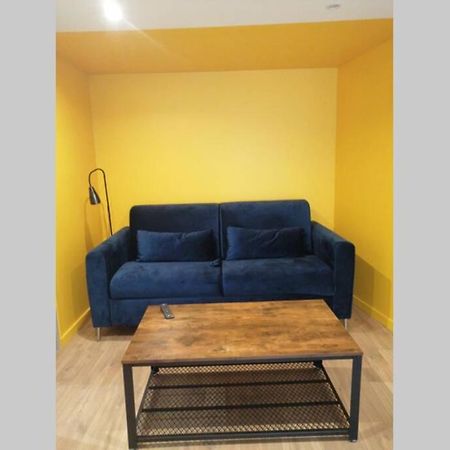 Charmant Appartement Avec Terrasse Pont-de-l'Isere Luaran gambar