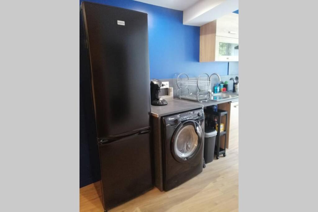 Charmant Appartement Avec Terrasse Pont-de-l'Isere Luaran gambar
