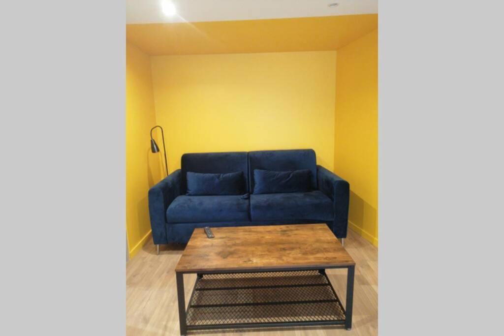 Charmant Appartement Avec Terrasse Pont-de-l'Isere Luaran gambar