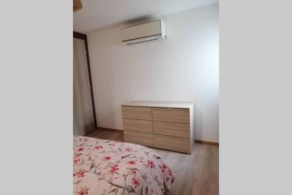 Charmant Appartement Avec Terrasse Pont-de-l'Isere Luaran gambar